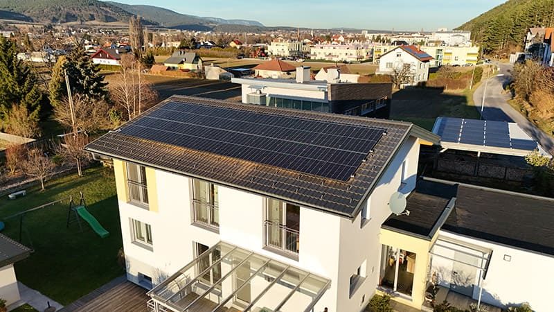 PV-Anlage auf einem Einfamilienhaus in Reichenau an der Rax
